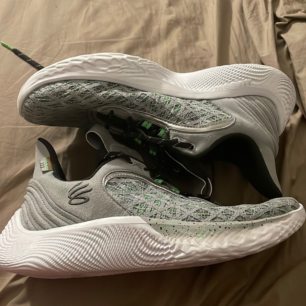 Curry 9 SESAME STREET GROVER